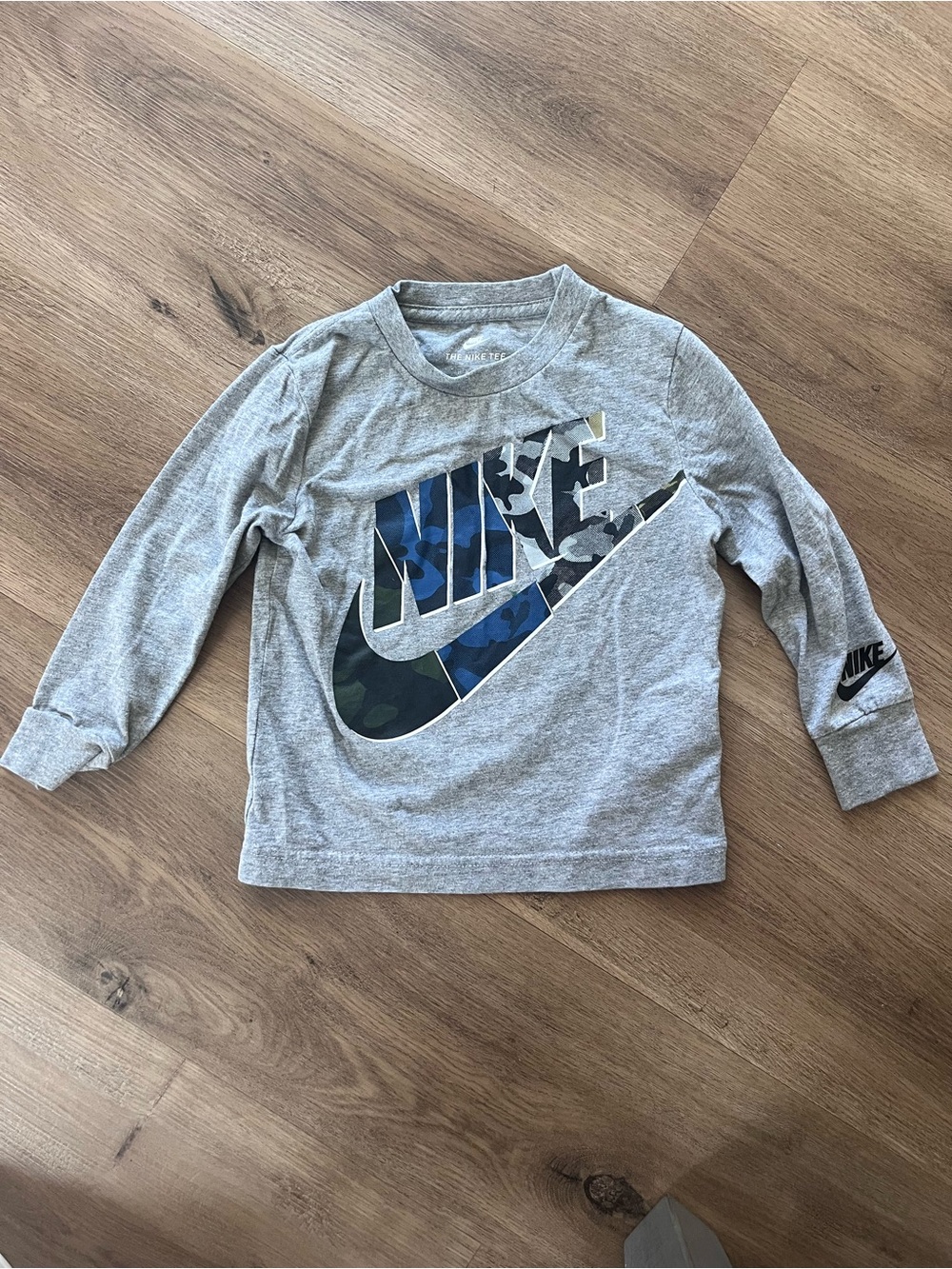 Nike Kids Gray Long-Sleeve Tee 2T